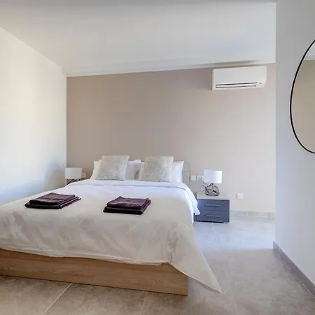 Elegant 2 Bedroom Apartment, Valley Views Karp1-7 아파트 *